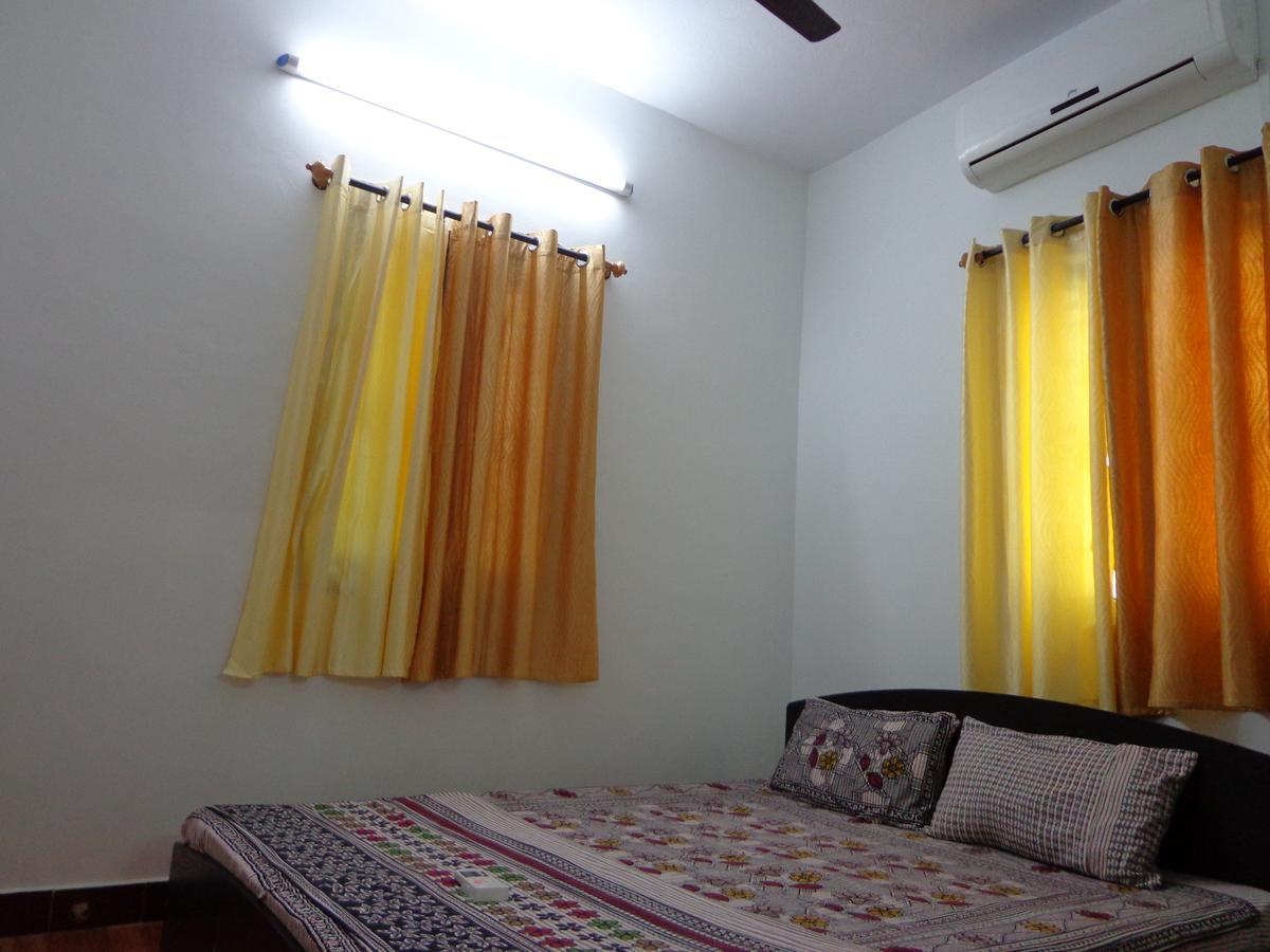 Remisha Service Apartments Chennai Phòng bức ảnh