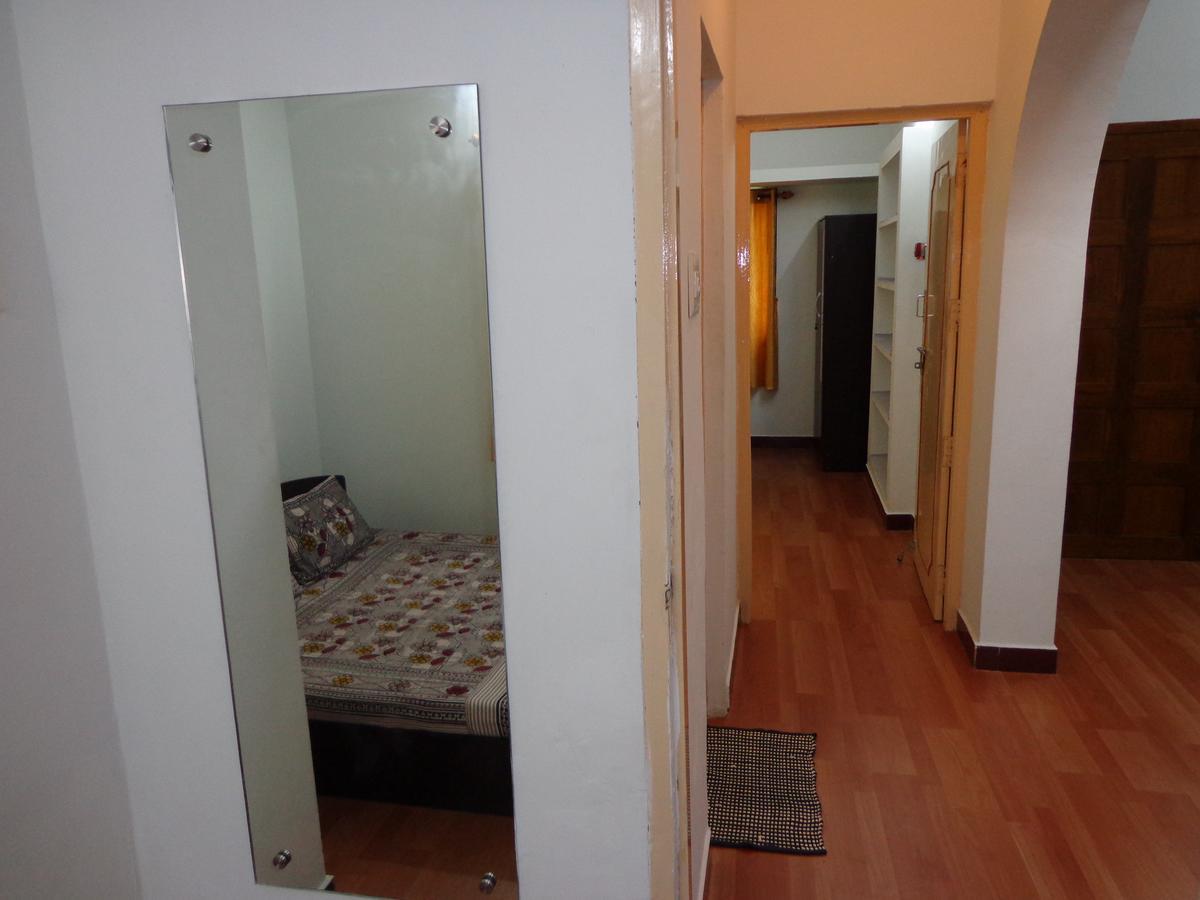 Remisha Service Apartments Chennai Phòng bức ảnh
